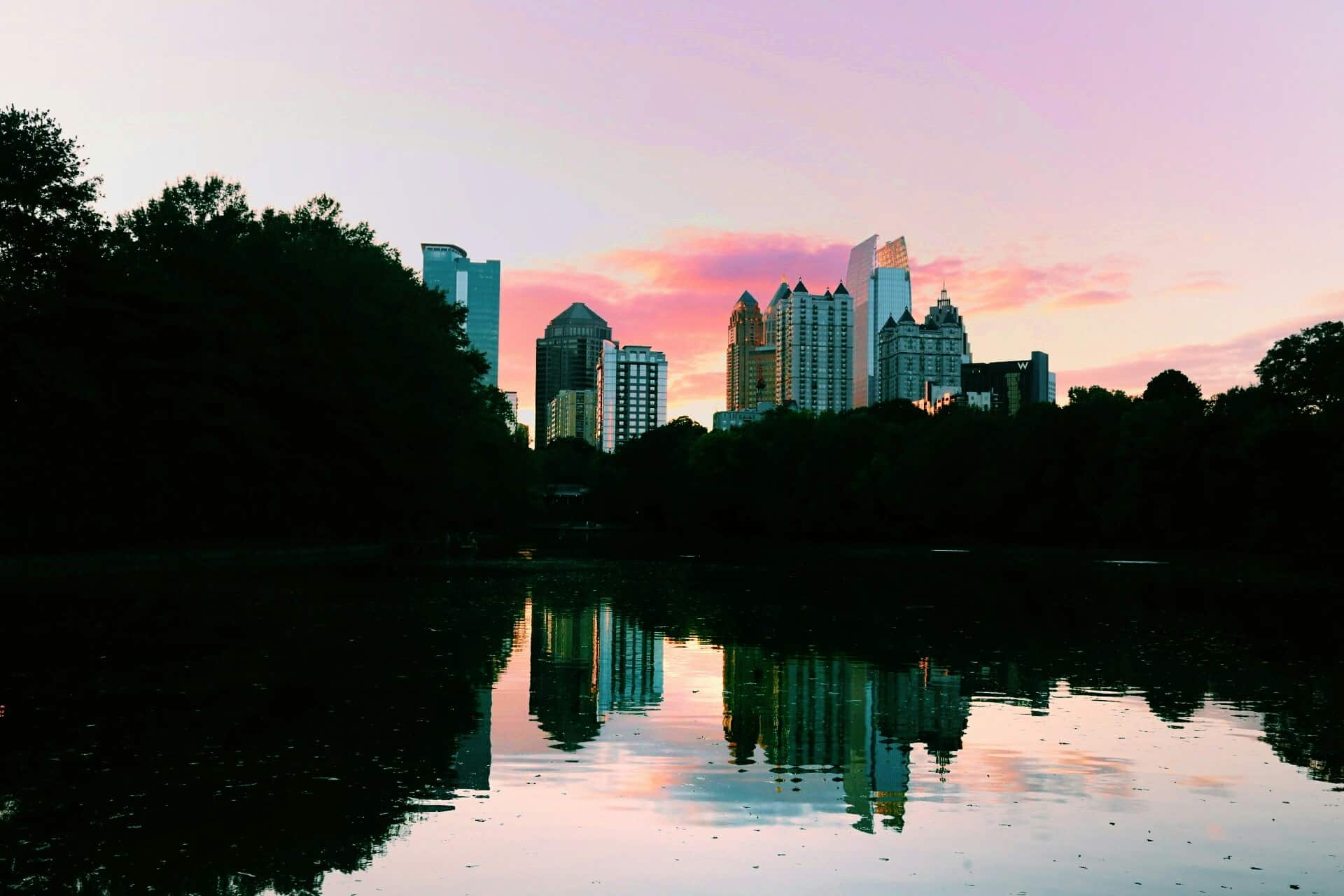 10 Dog Friendly Hotels in Atlanta