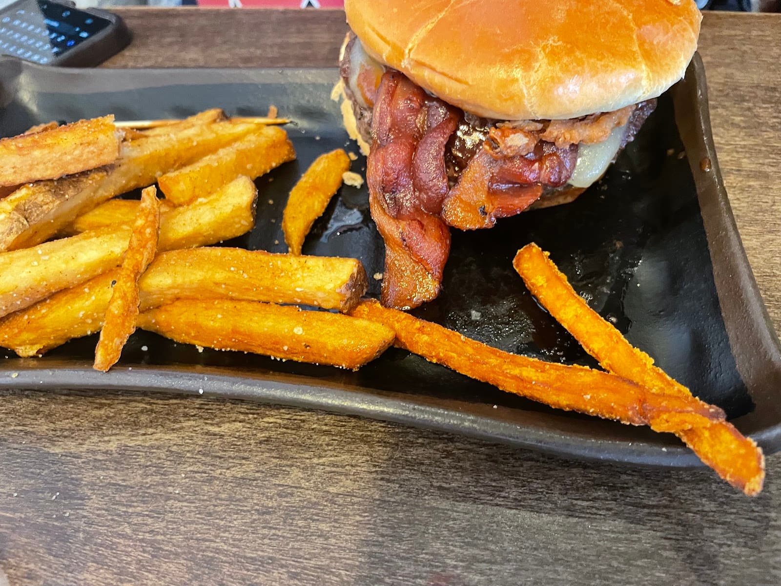 317 Burger photo 3