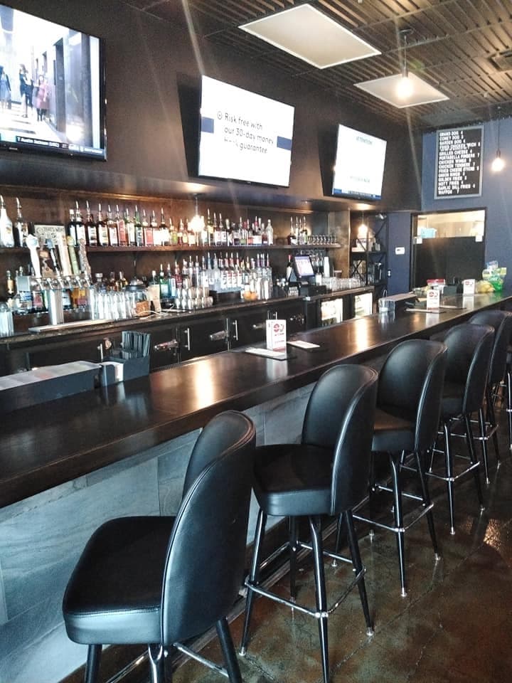 Grand Dad’s Bar