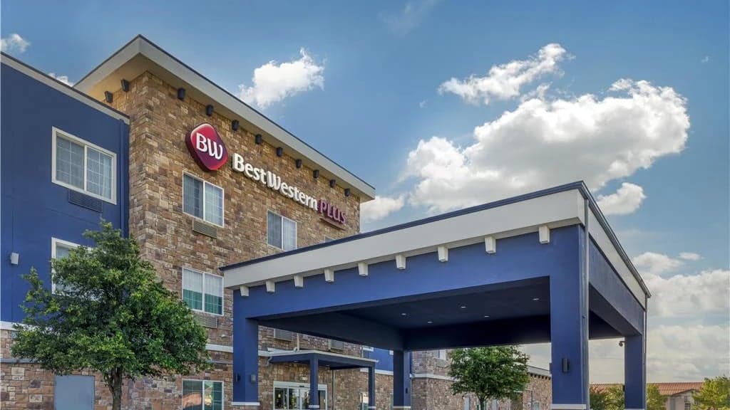 Best Western Plus Fort Worth Forest Hill Inn & Suites