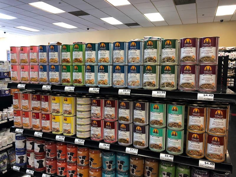 Chuck & Don's Pet Food & Supplies photo 4