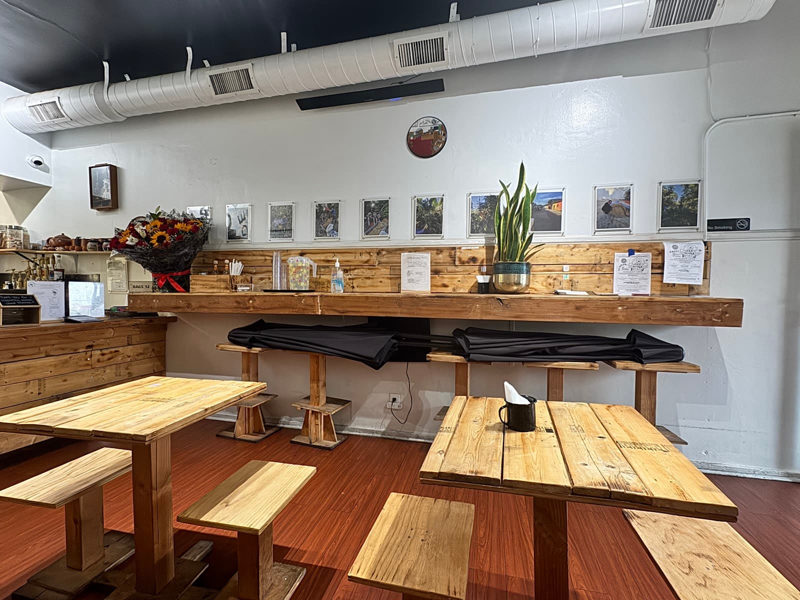 De La Tierra Café
