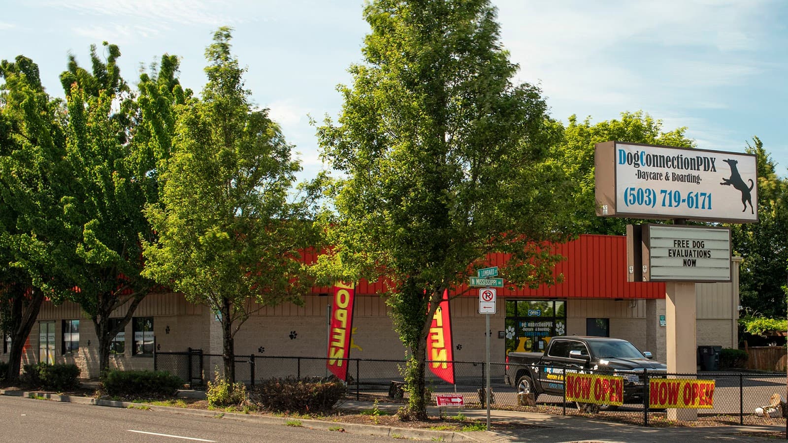 DogConnectionPDX Daycare & Boarding