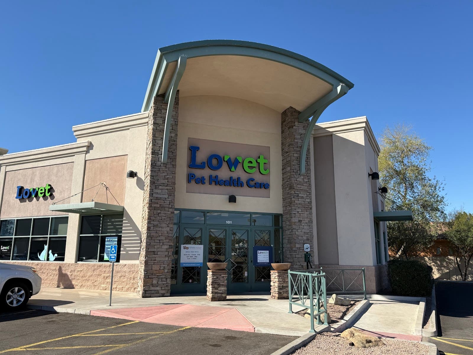 Lovet Pet Health Care - Madison