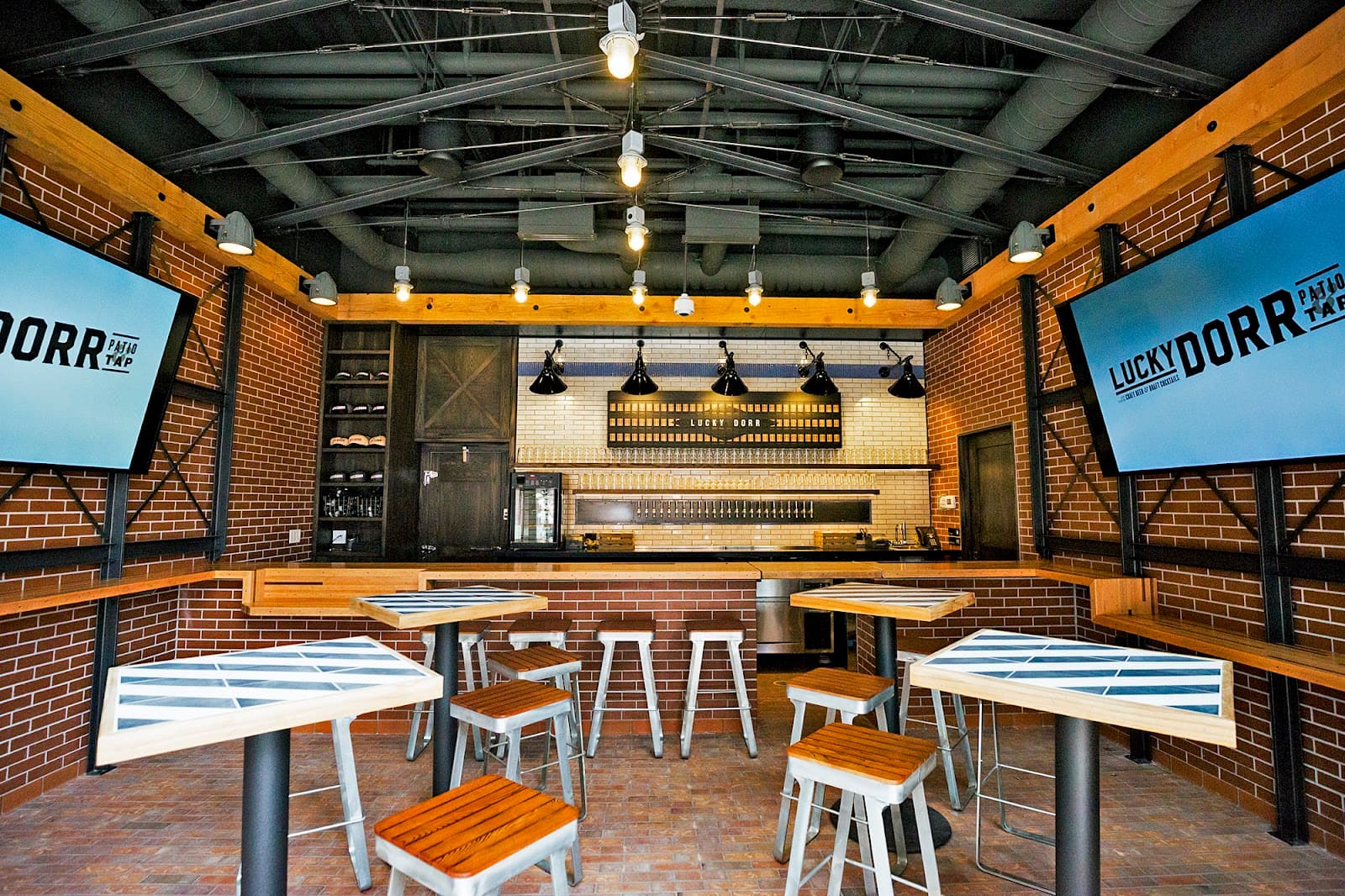 Lucky Dorr Patio & Tap