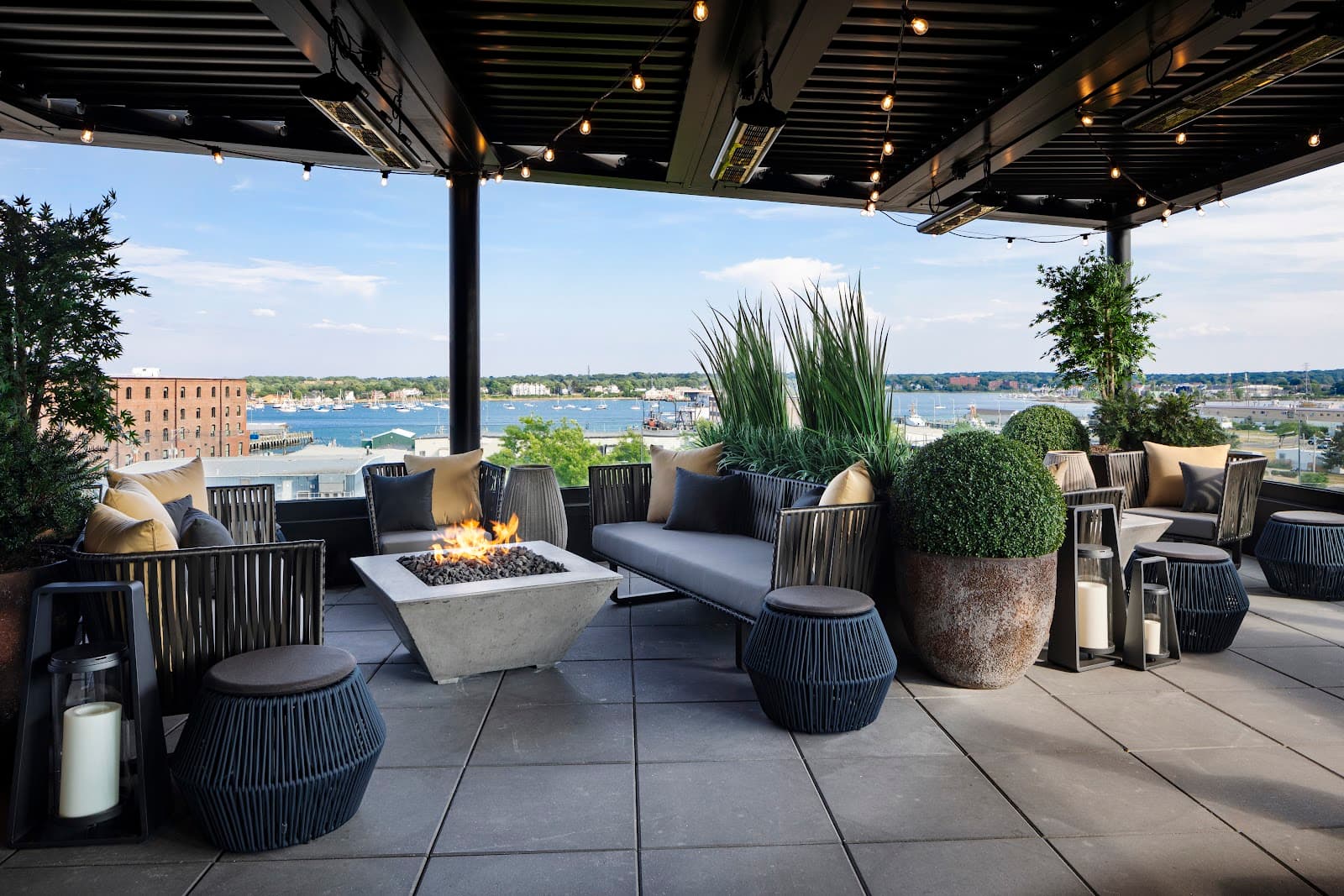 Luna Rooftop Bar