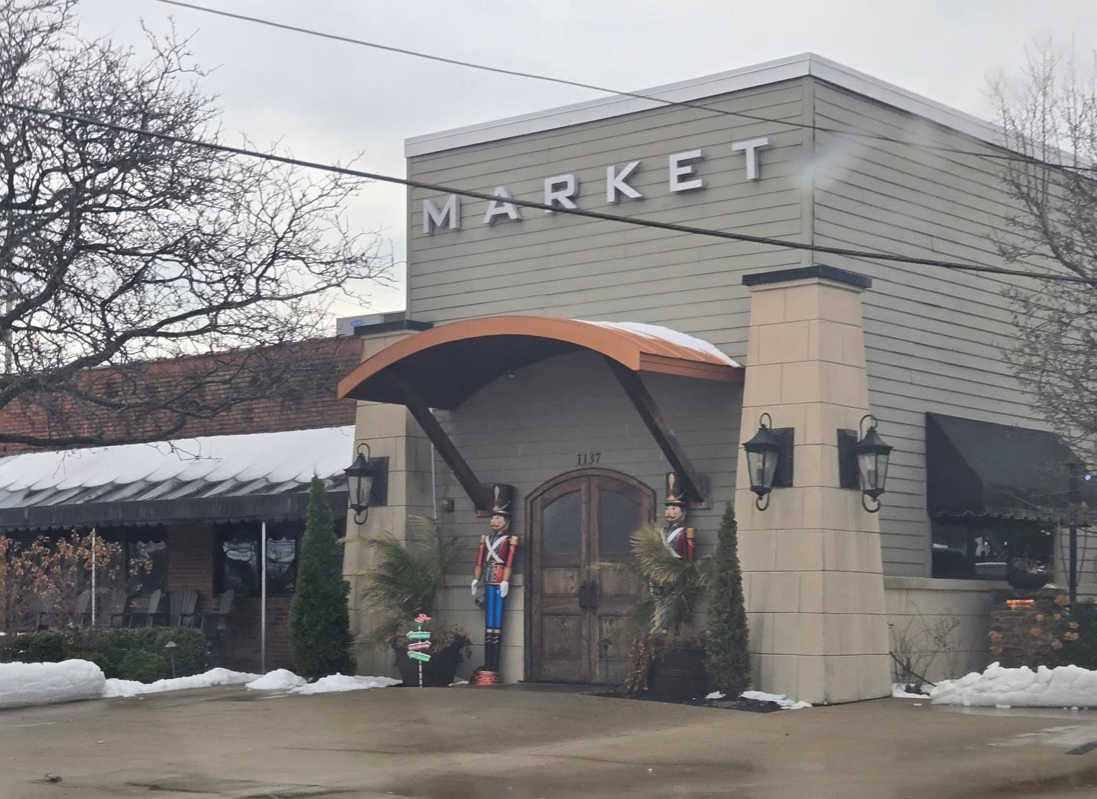 Market photo 3