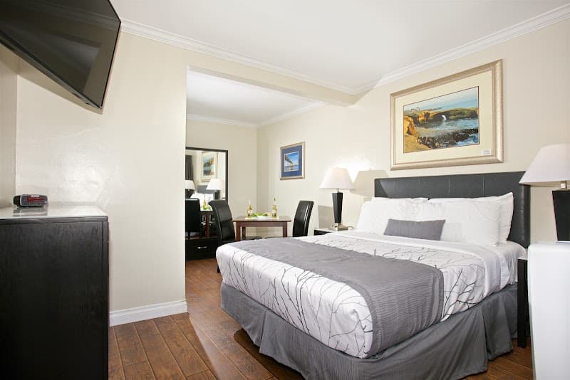 Ocean Beach Hotel photo 2