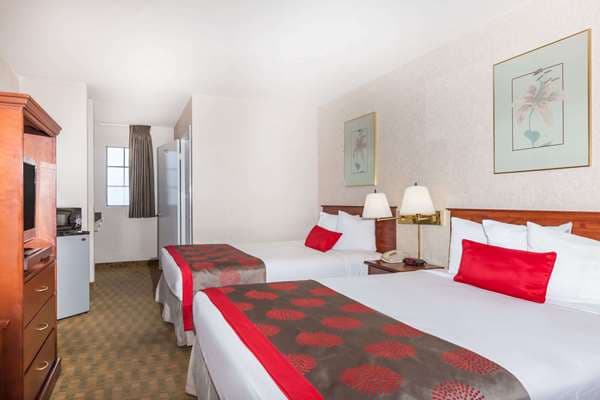 Ramada by Wyndham San Diego Poway Miramar photo 2