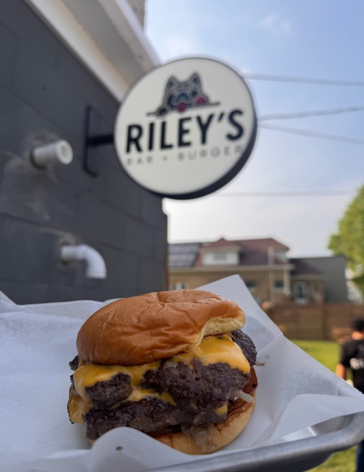 Riley’s Bar + Burger photo 2