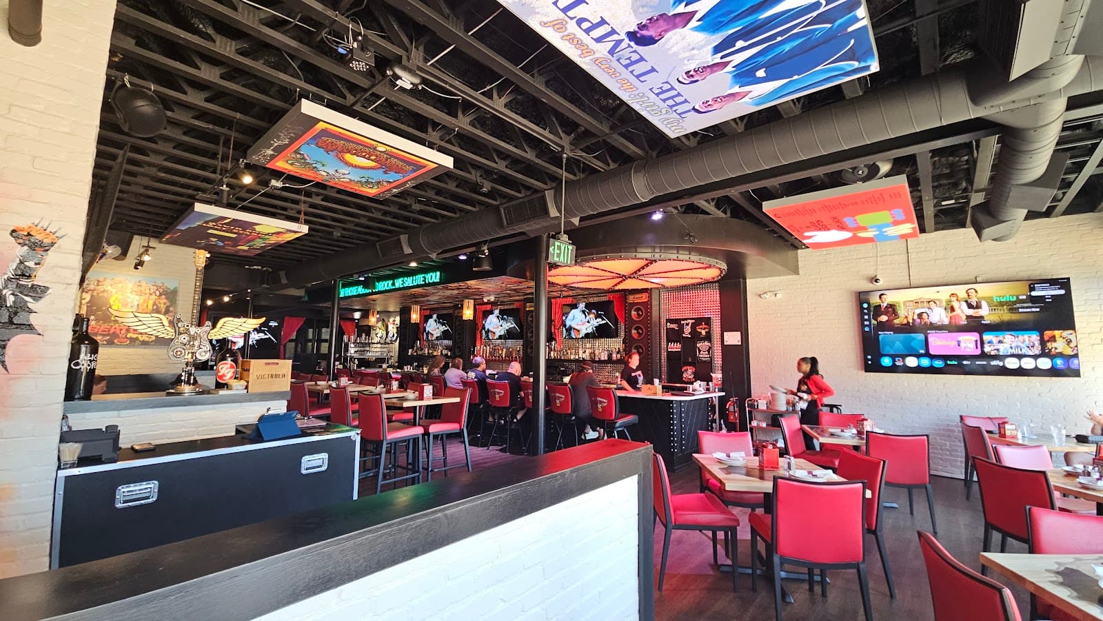 Rock & Brews Royal Oak photo 2