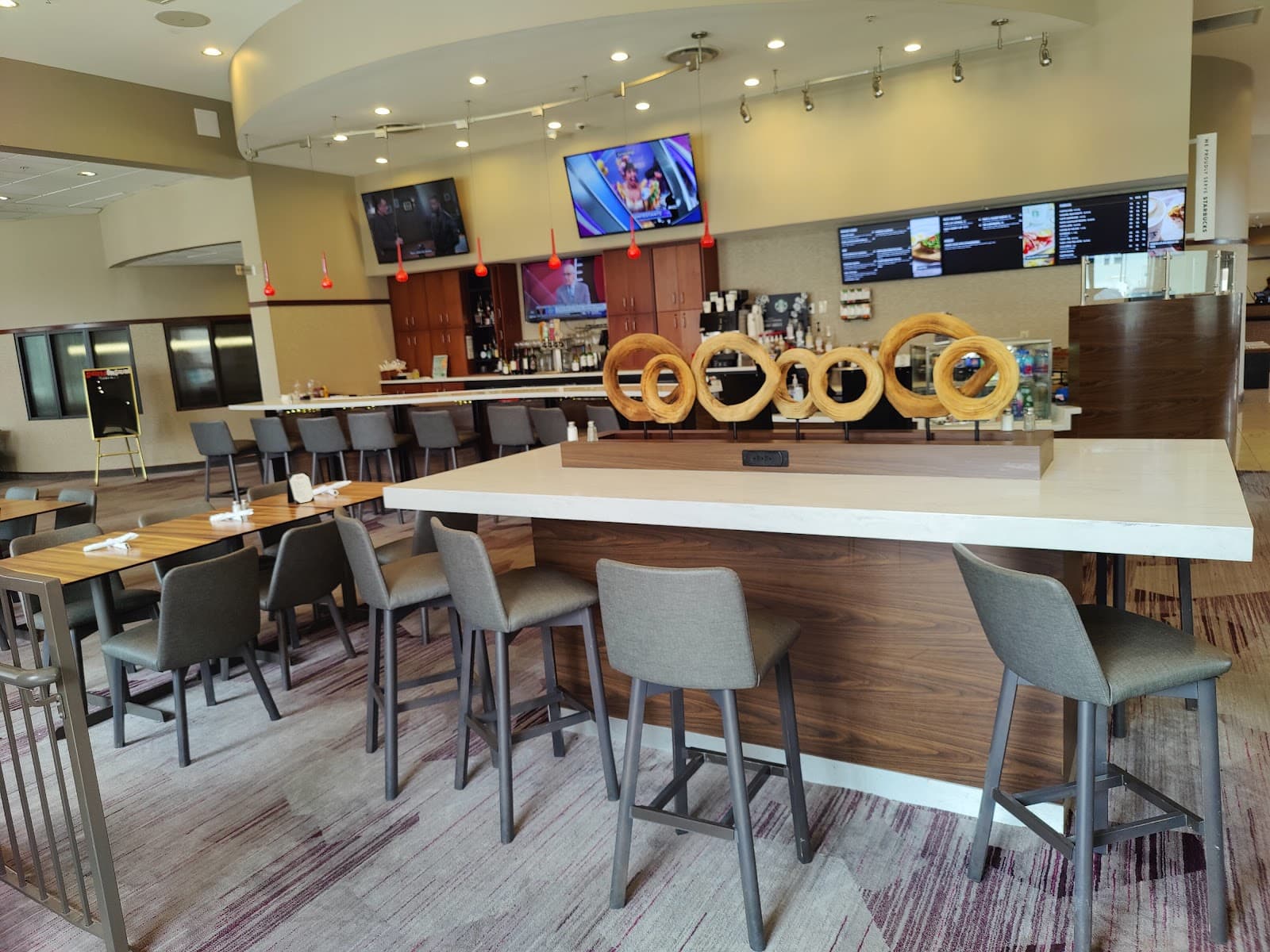 Saints On 2nd Bar and Grill