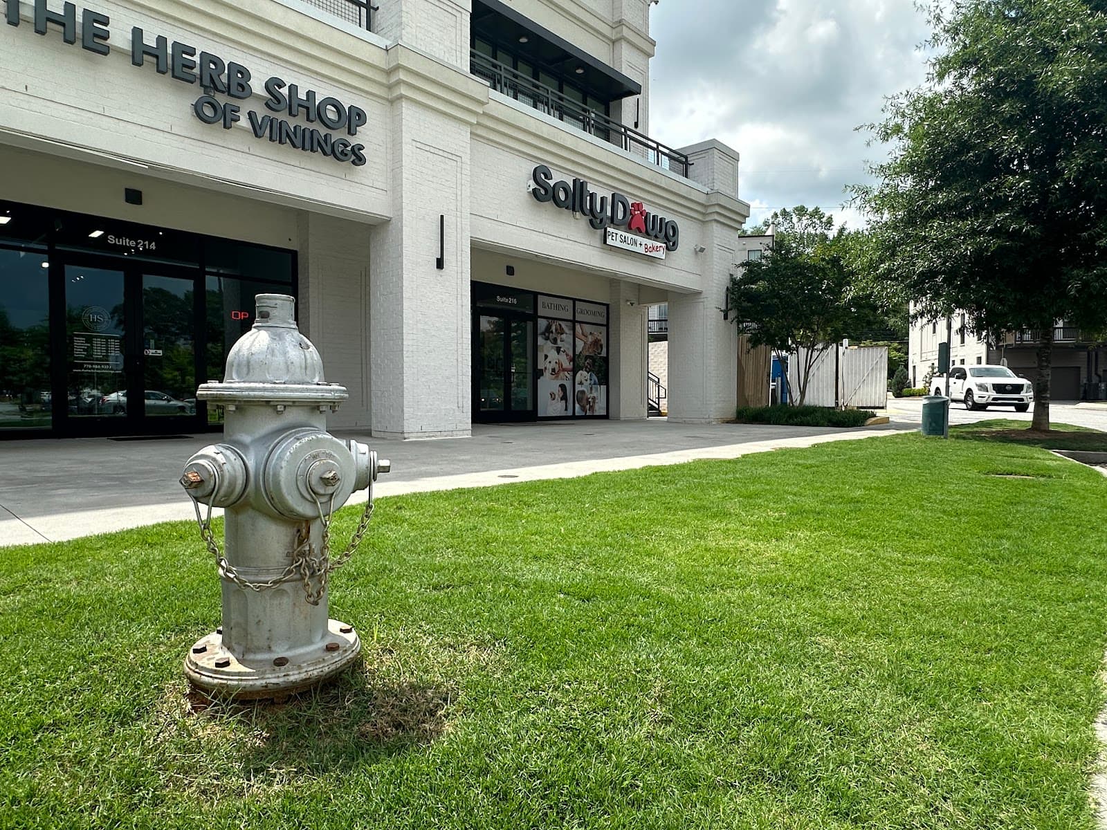 Salty Dawg Pet Salon + Bakery - Westside Atlanta