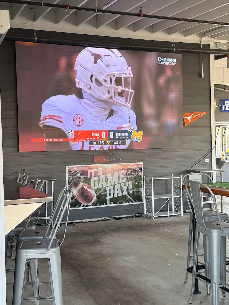 The Tailgate ATX - Austin (Formally MUTTS Canine Cantina Austin)