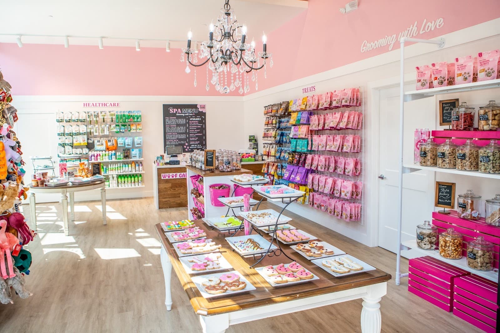 Woof Gang Bakery & Grooming Heights