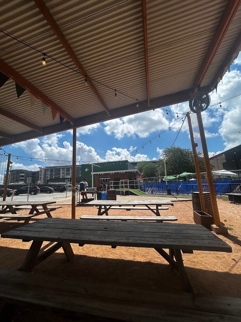 Yard Bar photo 3