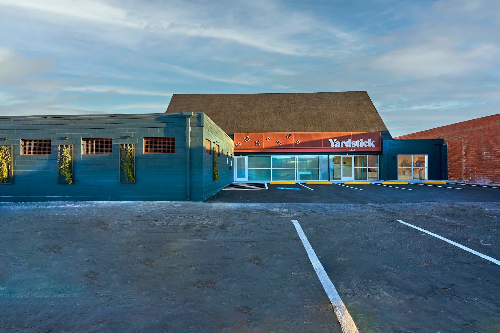 Yardstick Dog Hotel - Design District